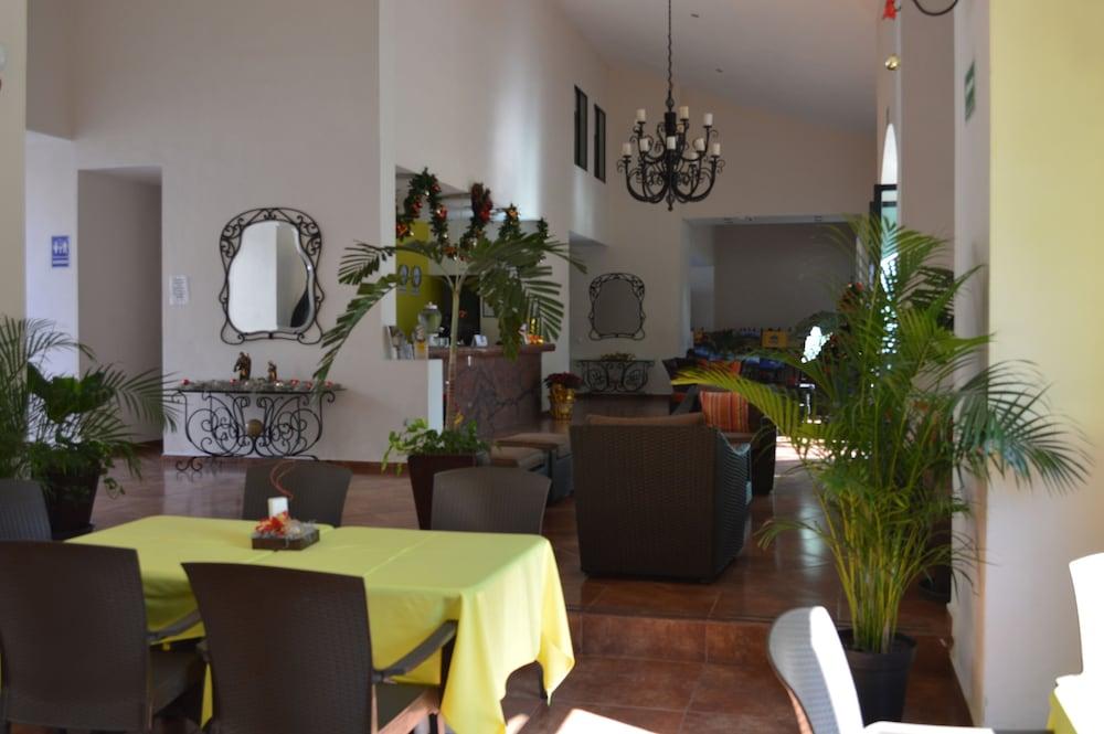 Concierge Plaza La Villa Colima Exterior photo